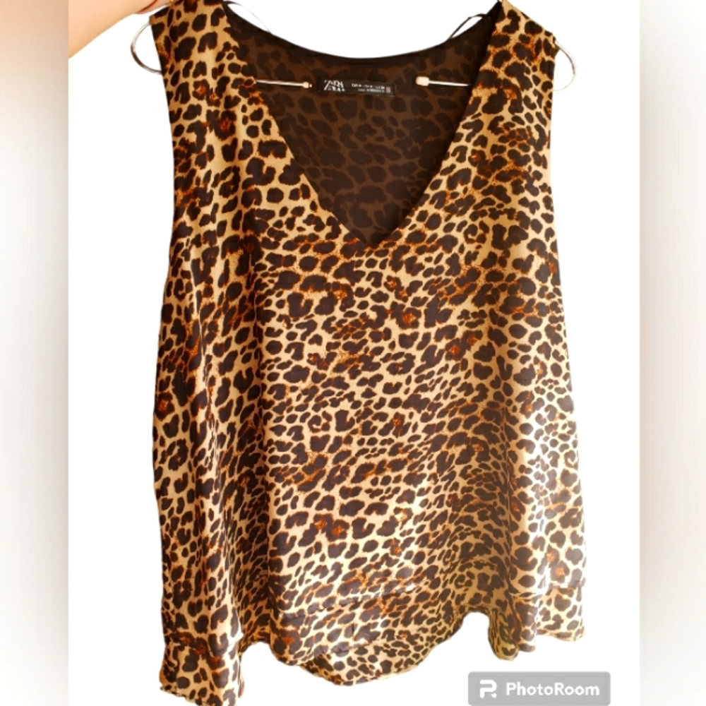 Zara animal print  sleeveless blouse size medium
